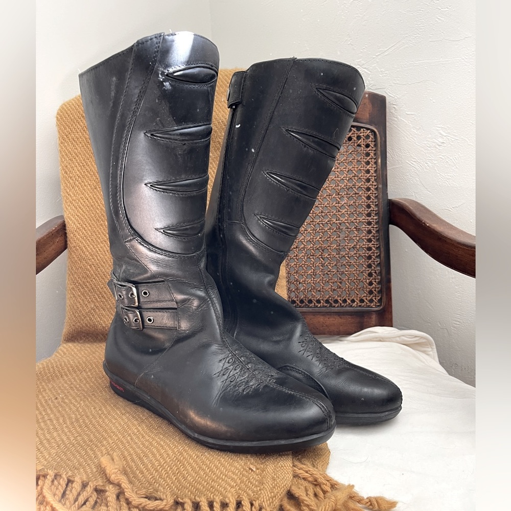 EUC Leather Motorcycle Boots / size 9.5